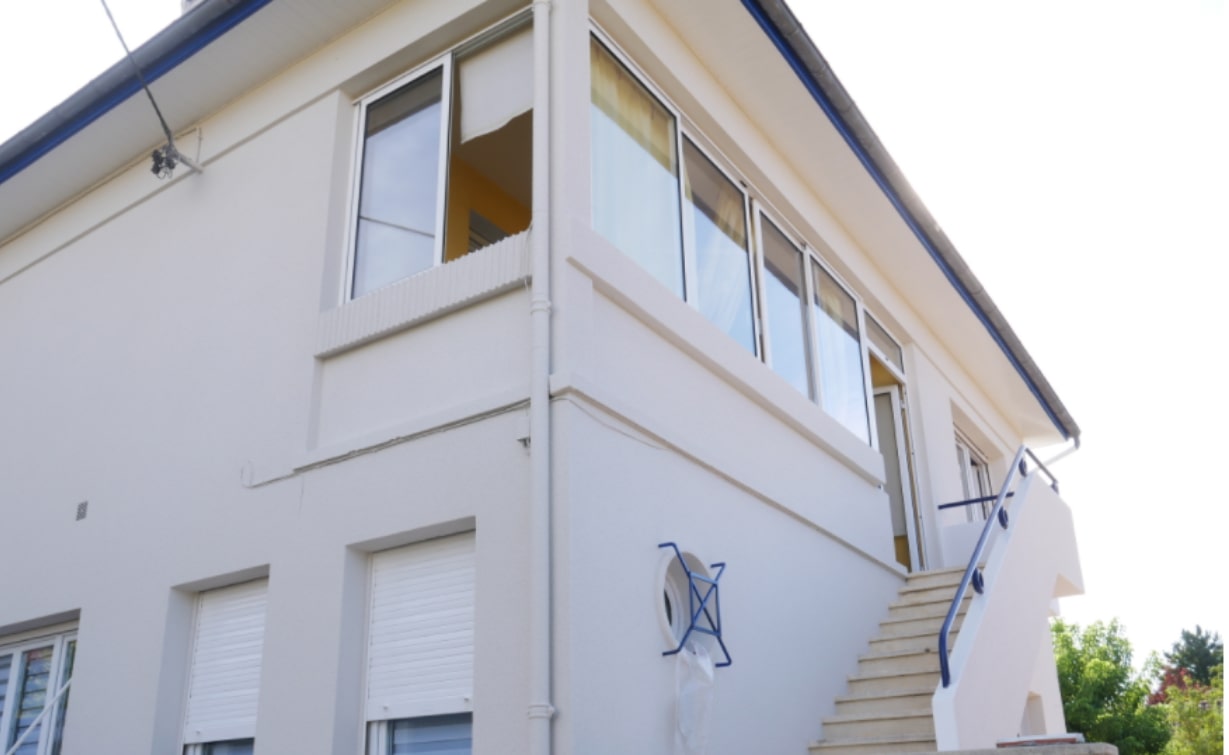 Après la rénovation façade à Pessac d'une grande maison des années 70