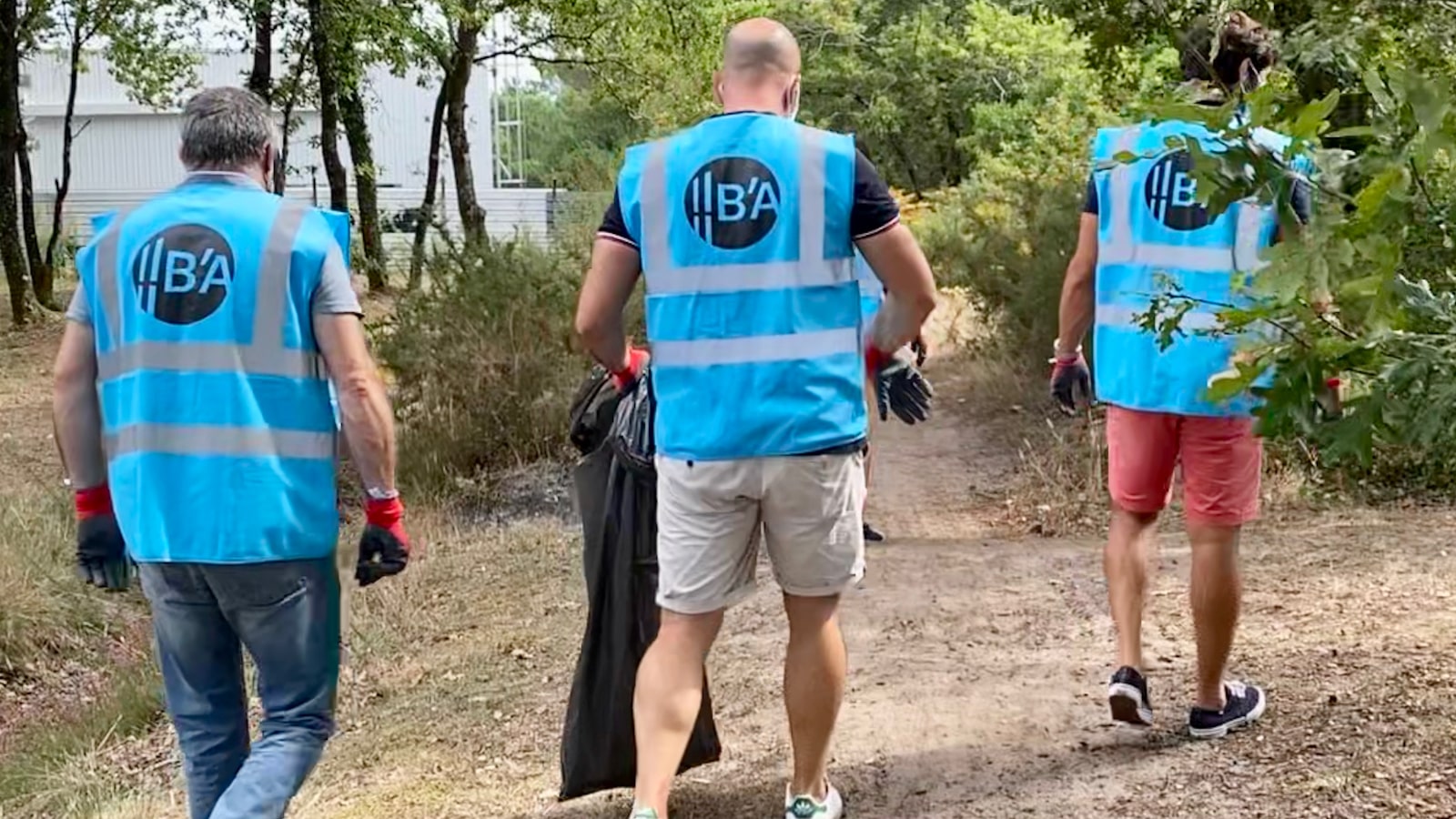  Photo de l'équipe pour la biodiversité - grand nettoyage BA - 2