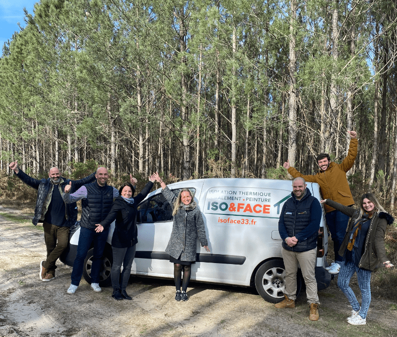Photo d'une partie de l'équipe ISO&FACE dans une forêt du Bassin d'Arcachon