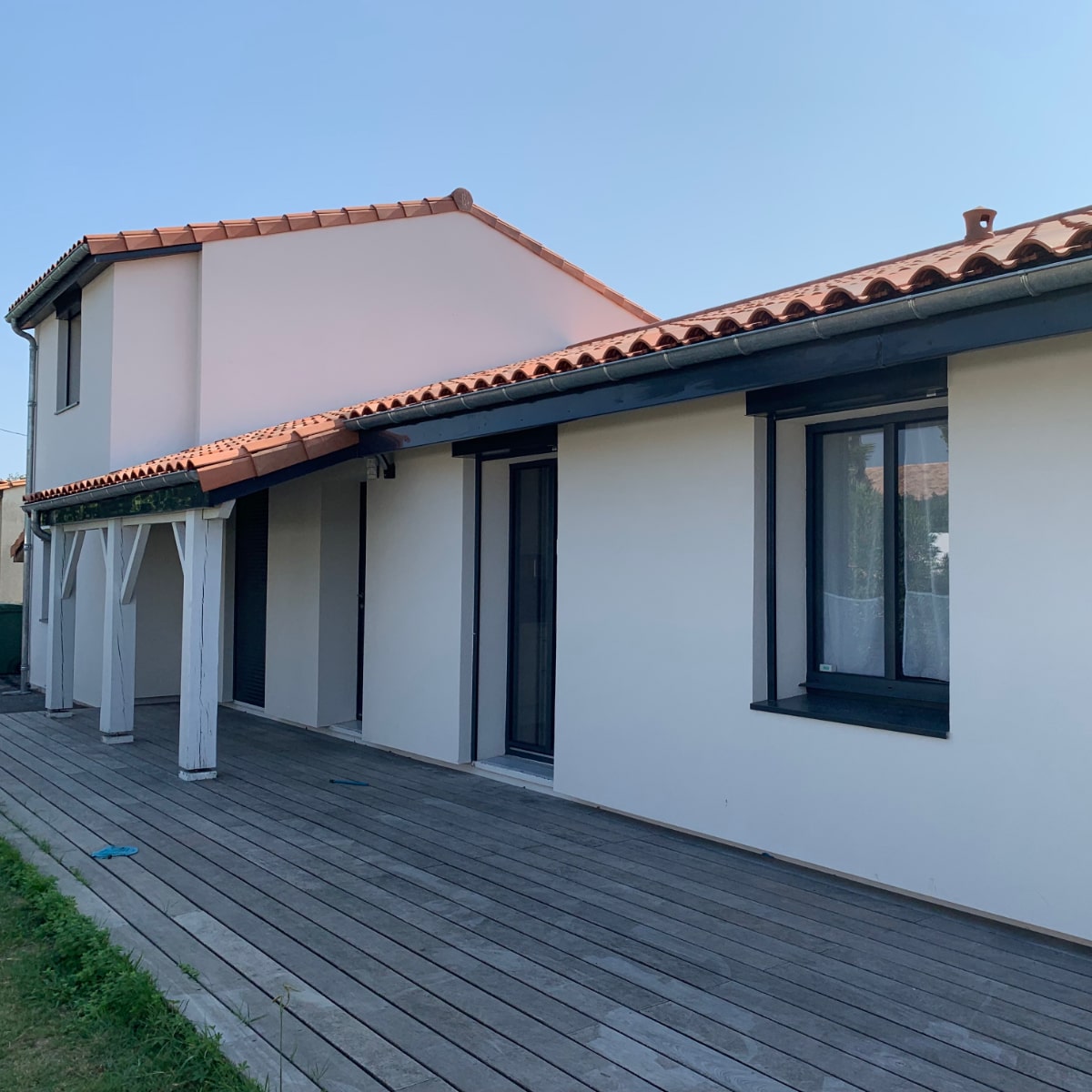 Maison après isolation thermique par l'extérieur finition enduit